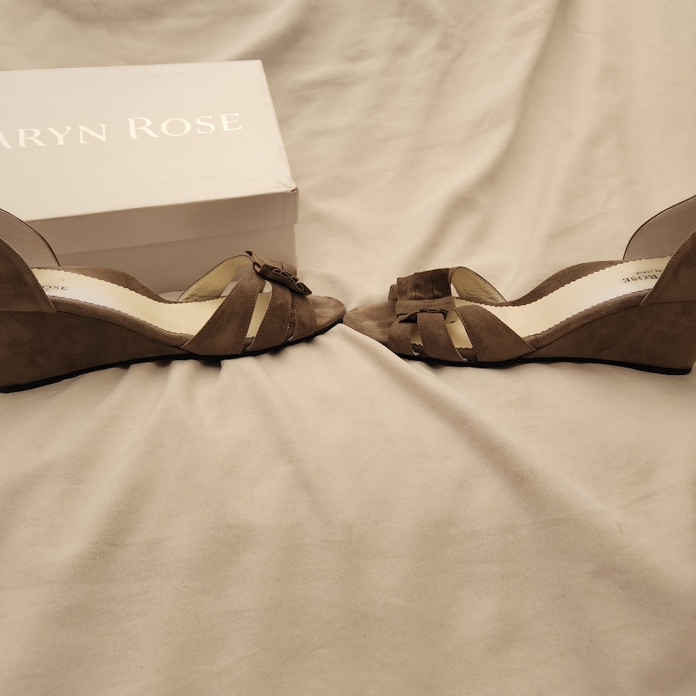 Taryn Rose Beautiful Taupe- Gray Suede Open Toe Wedge Heels 11M Orig $495